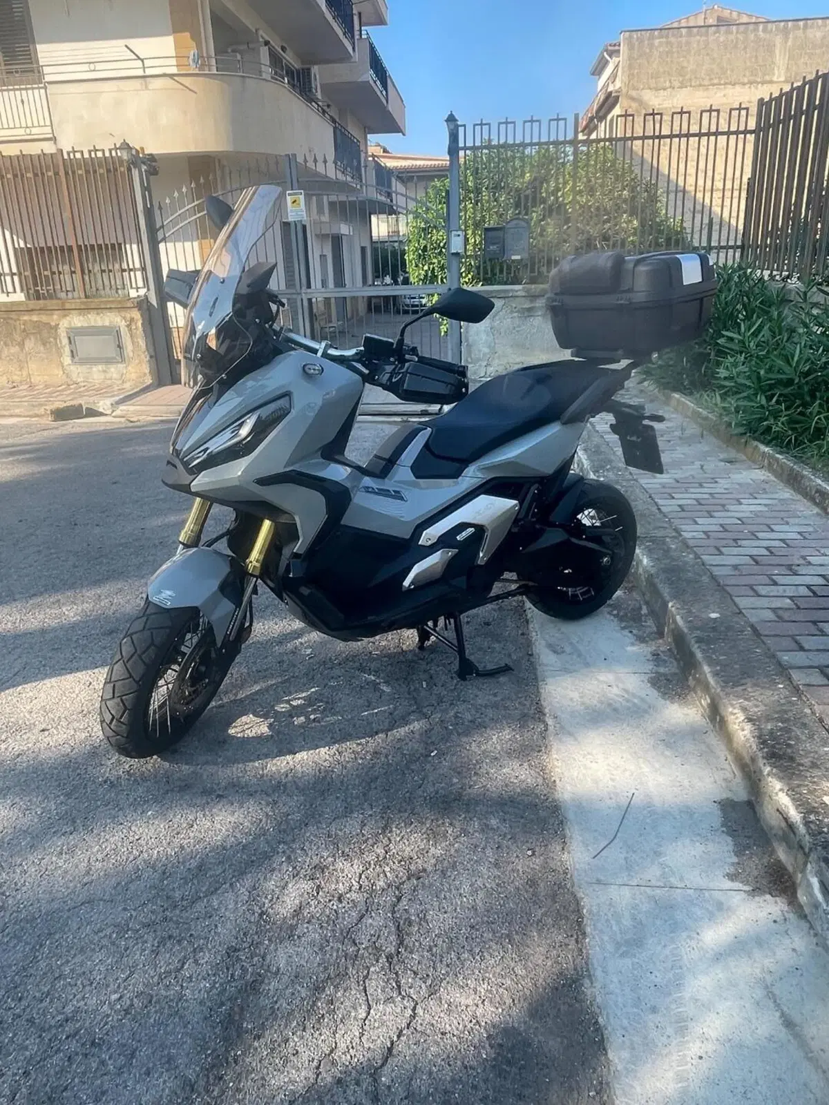 Honda X-ADV 750 DCT Travel (2021 - 24) (7)