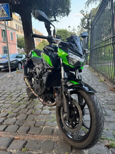 Kawasaki Z 400 (2023) usata