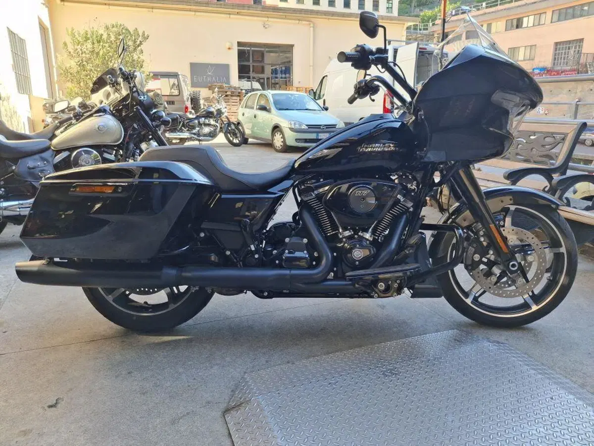Harley-Davidson Road Glide (2024 - 26) (2)