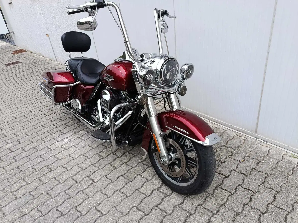 Harley-Davidson 1690 Road King (2013 - 16) - FLHR (2)