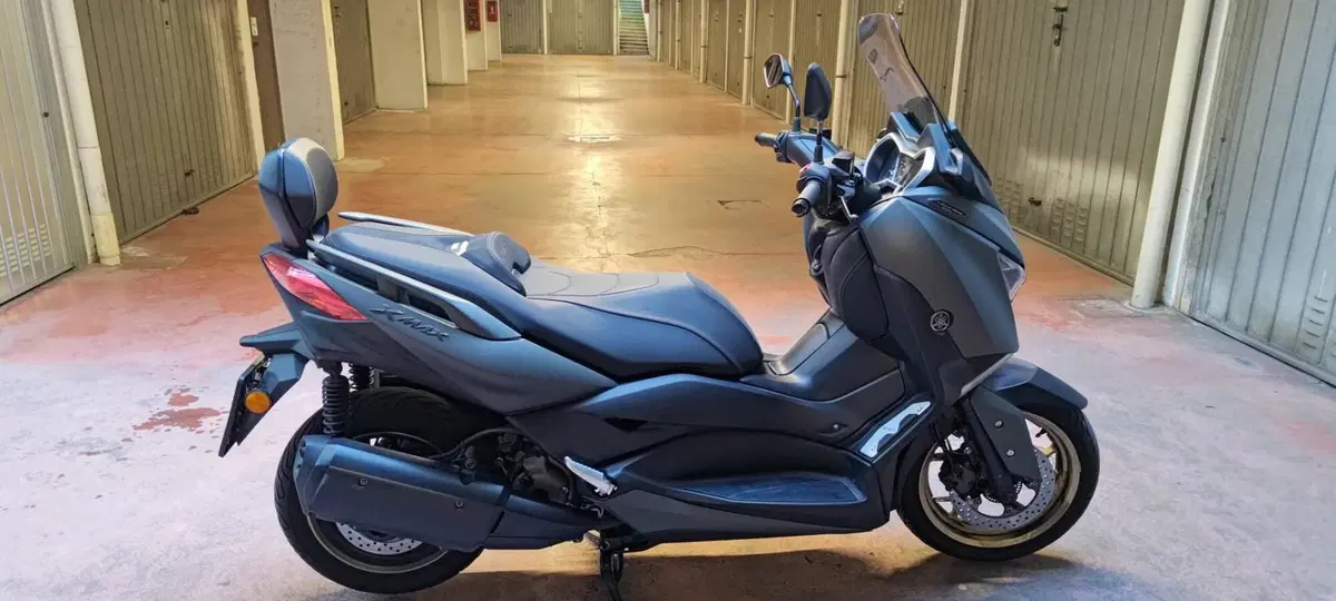 Yamaha X-Max 300 Tech Max (2021 - 24) (2)