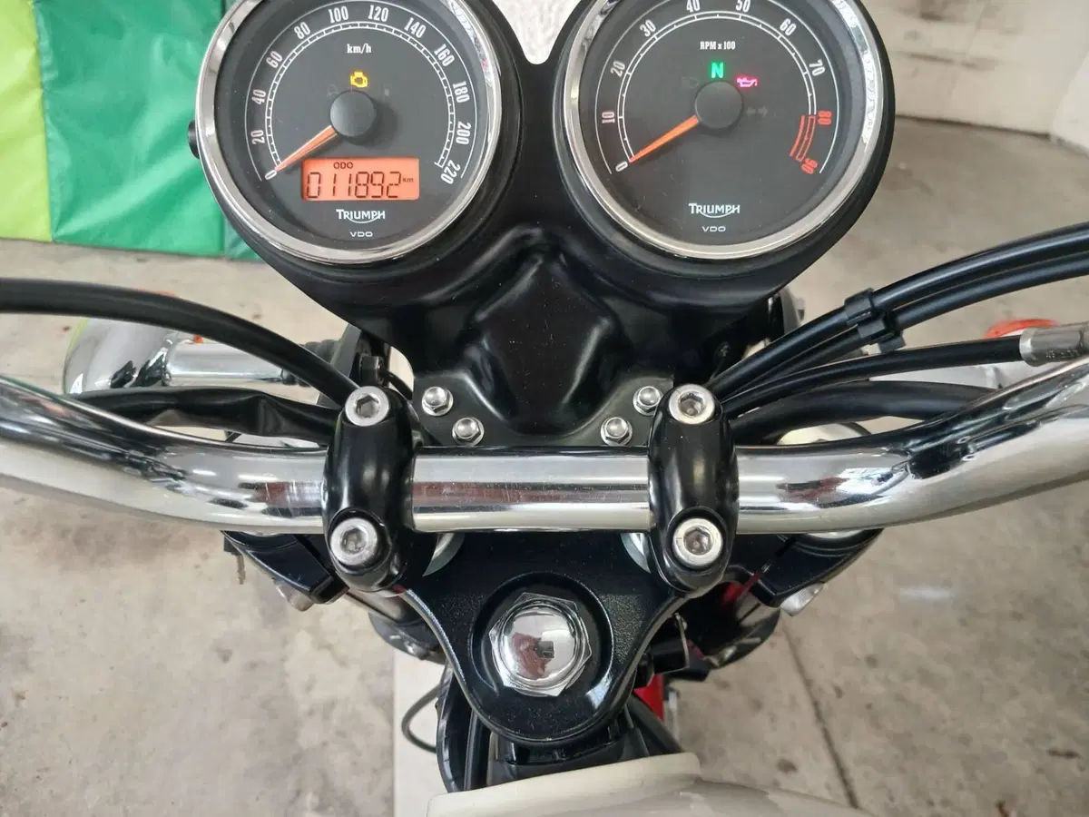 Triumph Bonneville T100 (2008 - 16) (8)