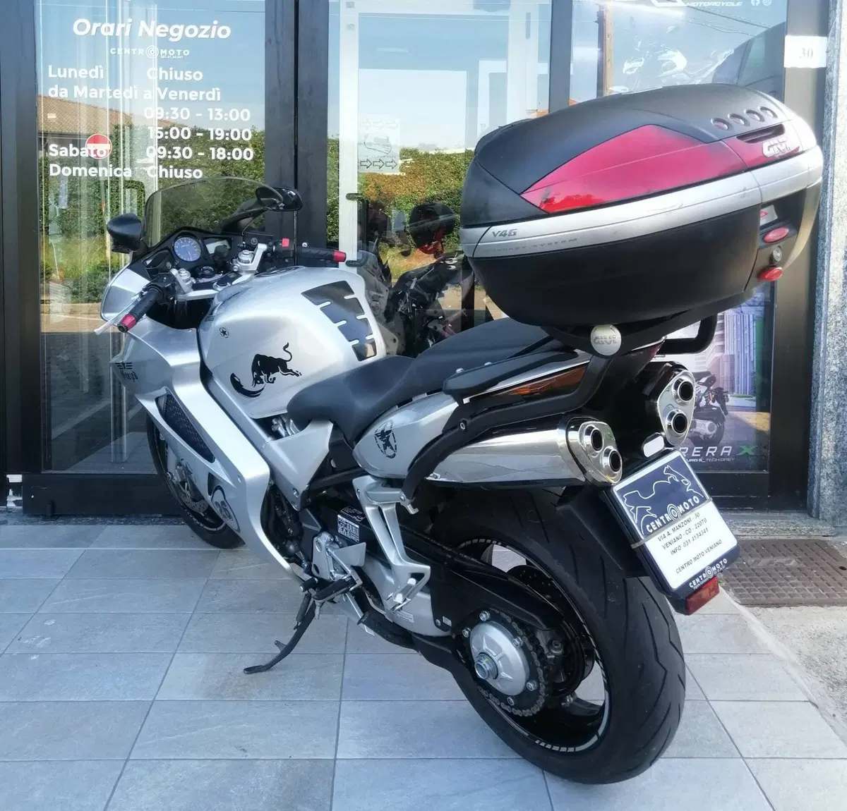 Honda VFR 800 (2002 - 05) (2)