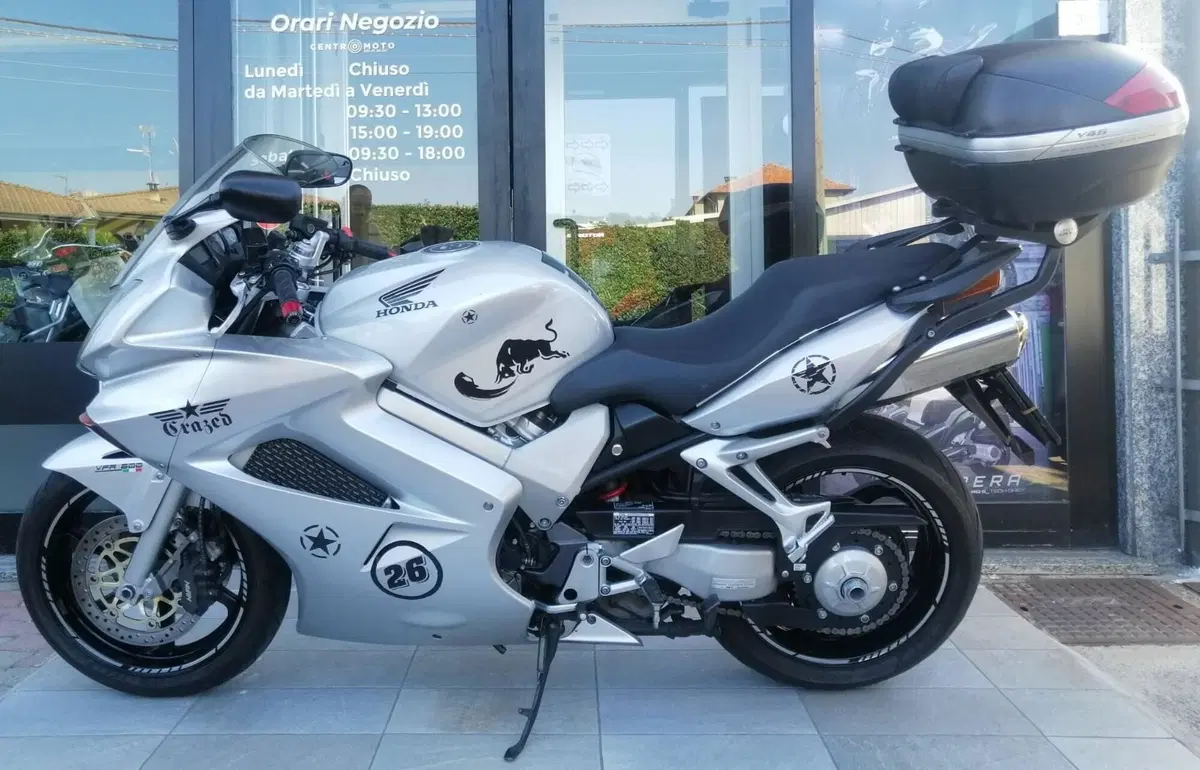 Honda VFR 800 (2002 - 05) (3)