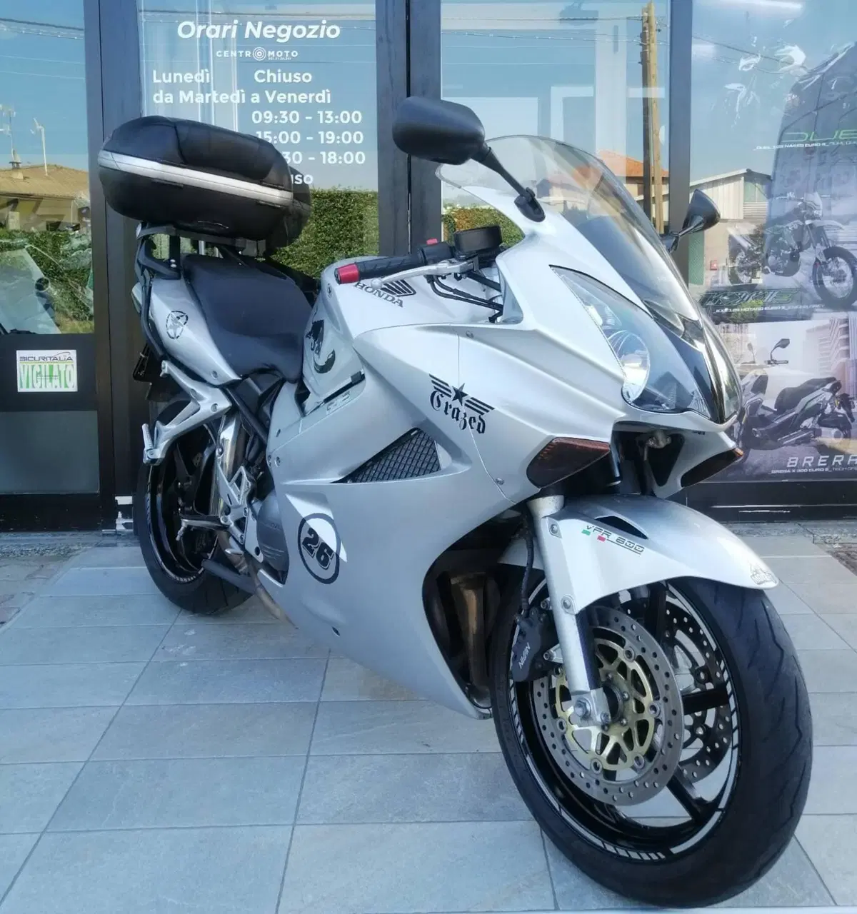 Honda VFR 800 (2002 - 05) (5)