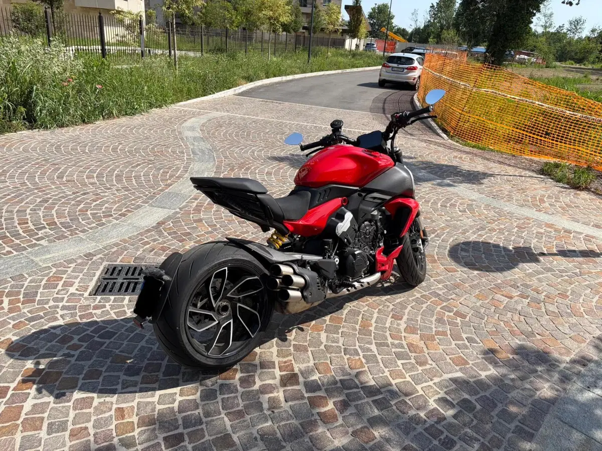 Ducati Diavel V4 (2023 - 26) (2)