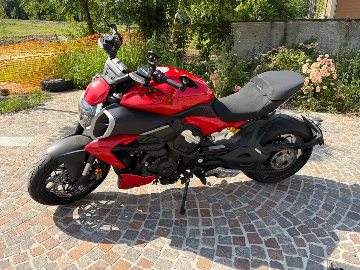 Ducati Diavel V4 (2023 - 26) (4)
