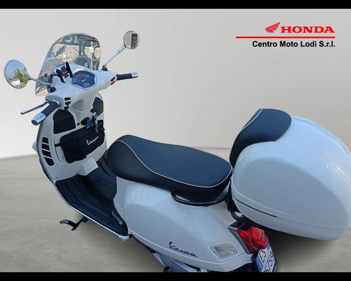 Vespa GTS 300 Hpe Super Tech (2019) (6)