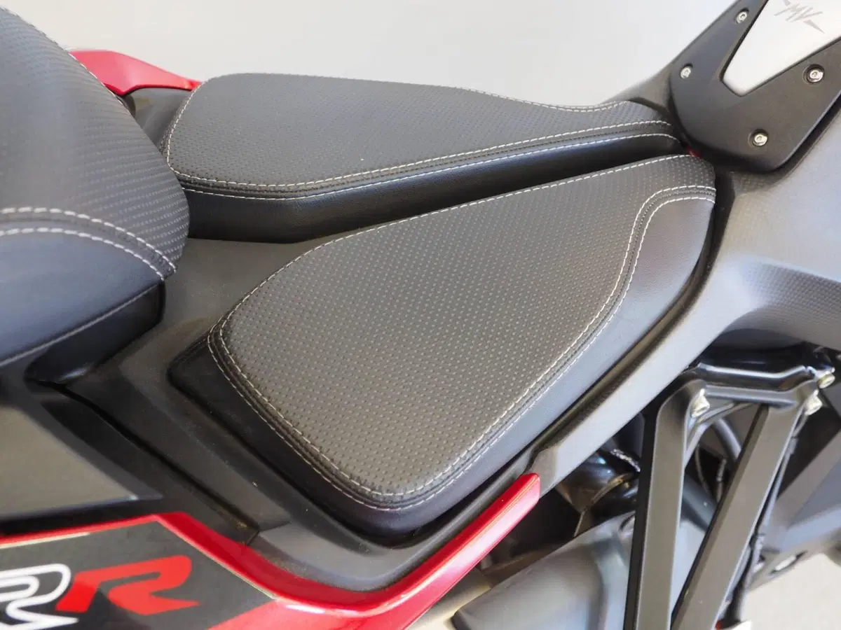 MV Agusta Brutale 1000 RR (2021 - 25) (8)