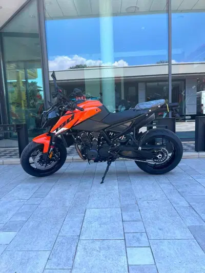 KTM 790 Duke (2027) nuova