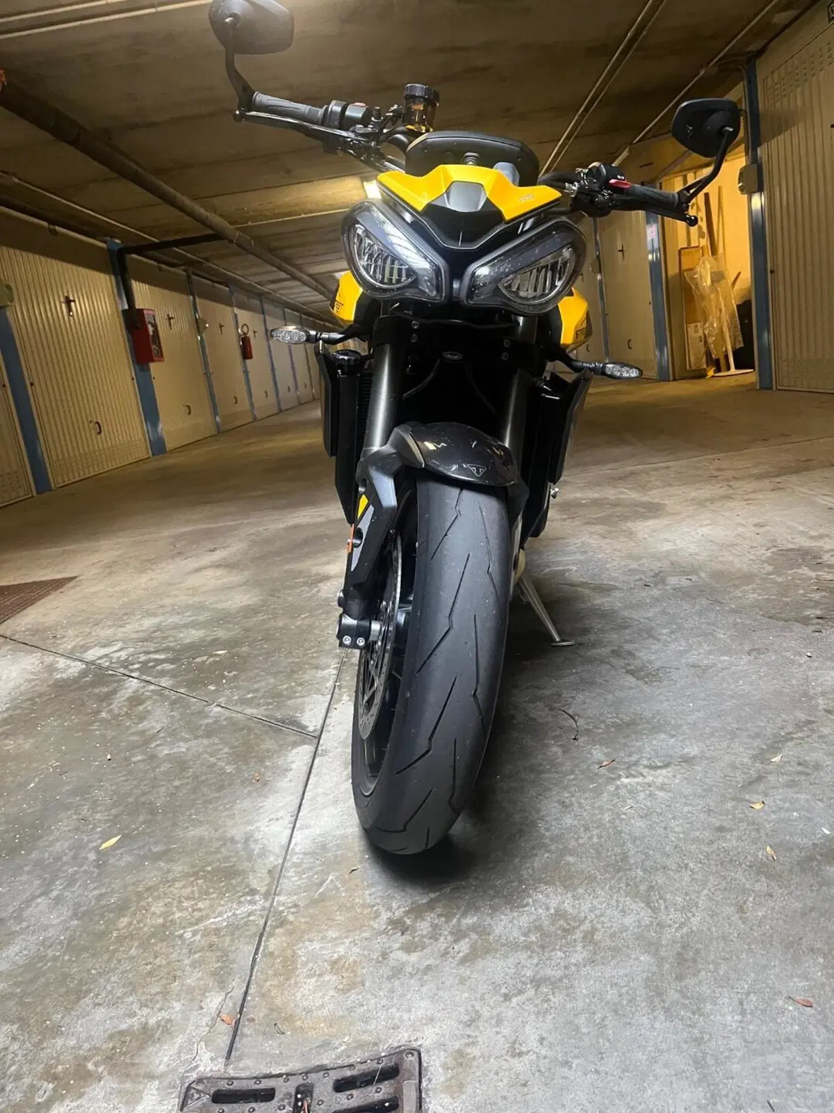 Triumph Street Triple 765 RS (2023 - 26) (3)