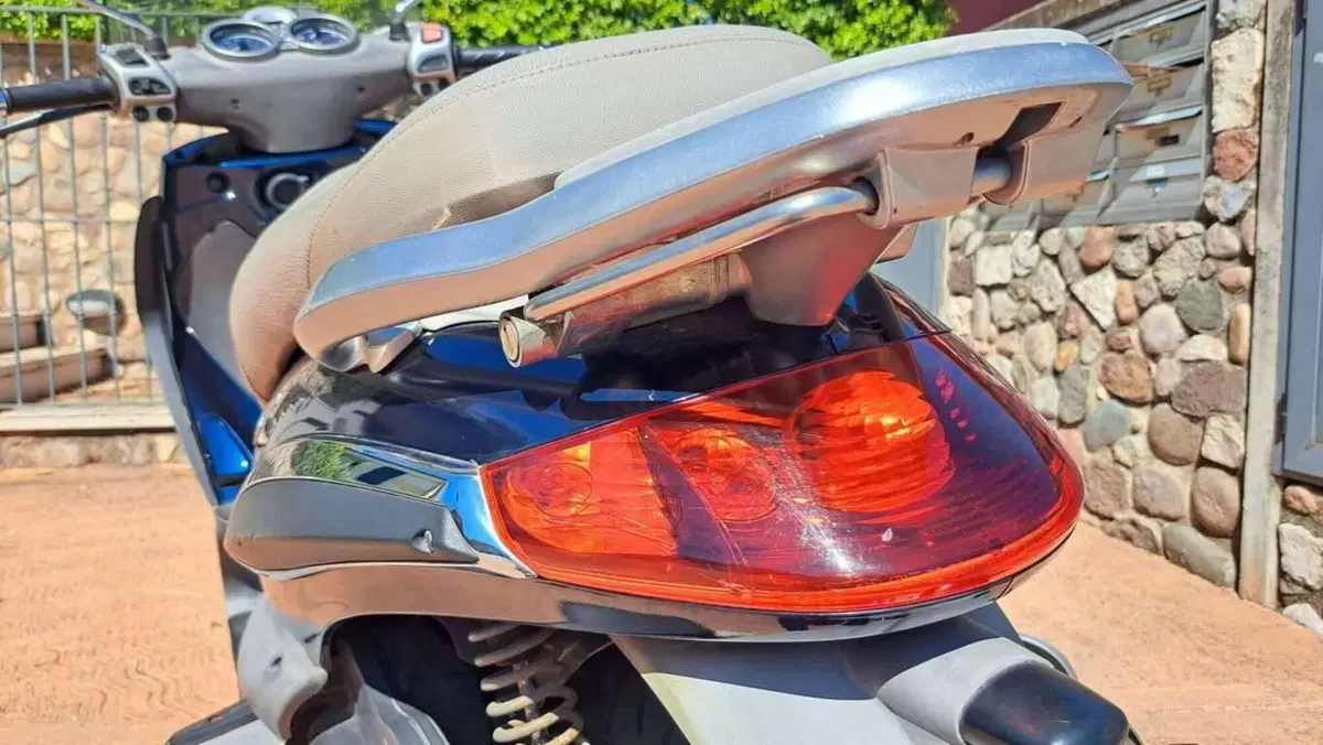 Piaggio Beverly 125 (2002 - 06) (6)