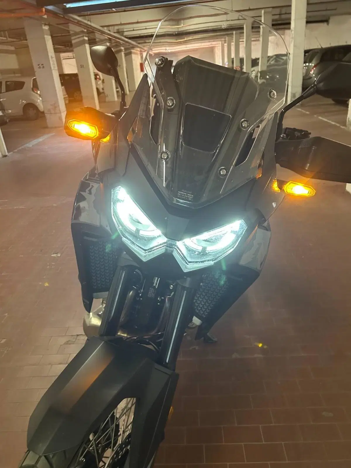 Honda Africa Twin CRF 1100L ES (2024 - 26) (4)