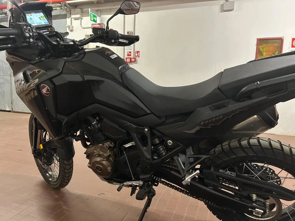 Honda Africa Twin CRF 1100L ES (2024 - 26) (5)