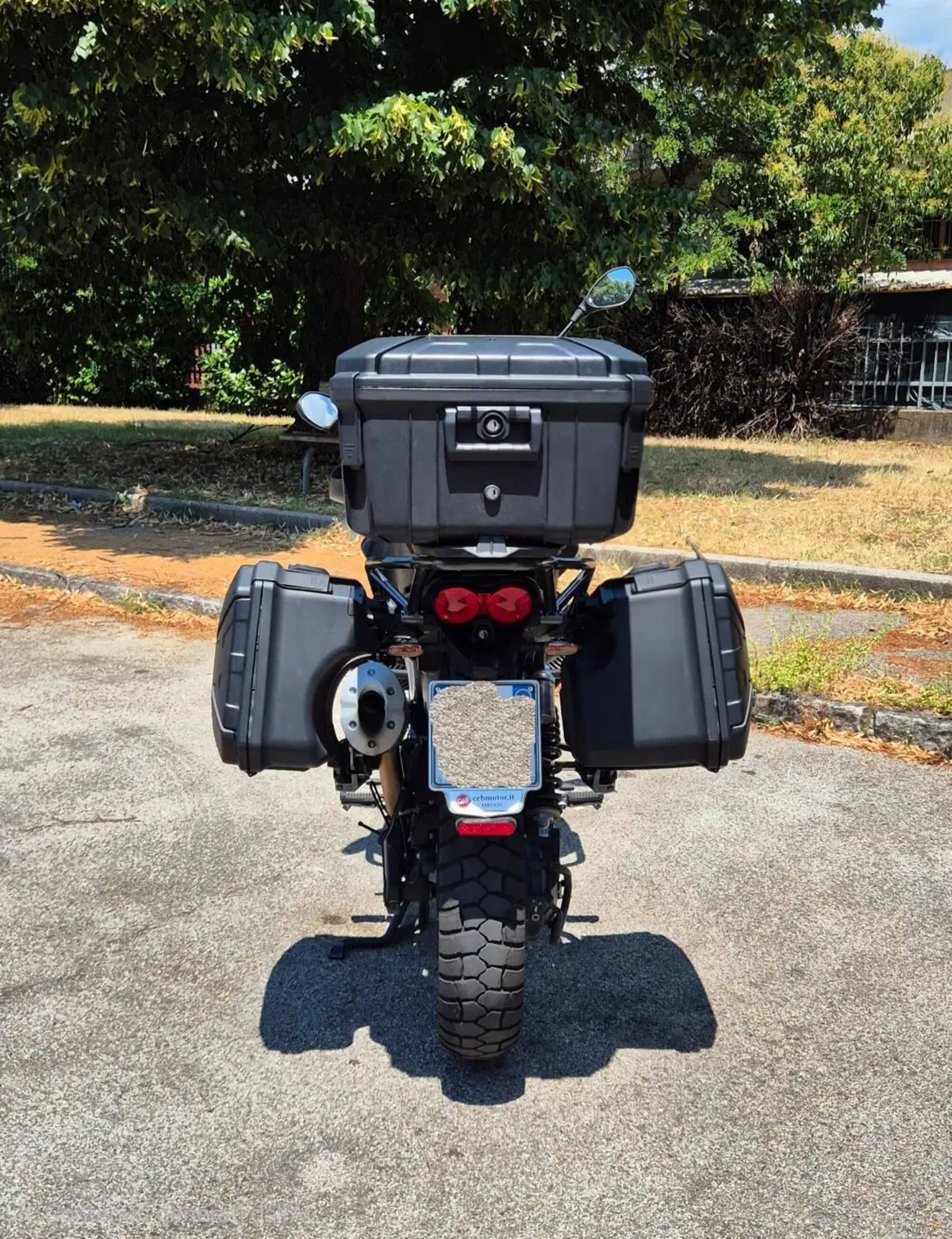 Moto Guzzi V85 TT (2021 - 23) (4)