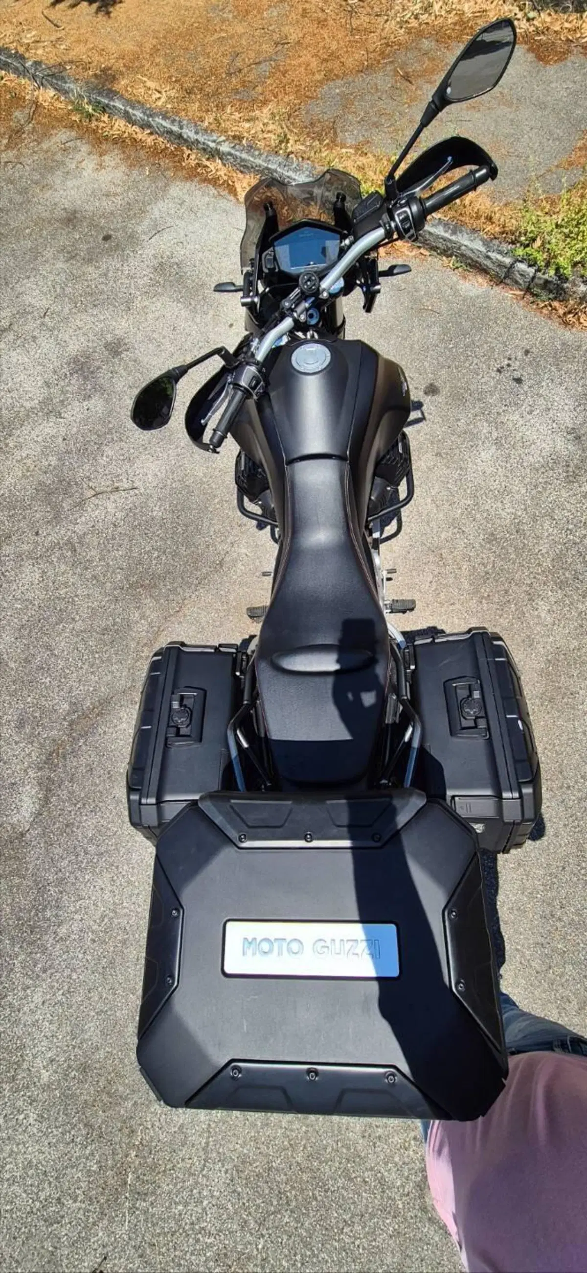 Moto Guzzi V85 TT (2021 - 23) (5)