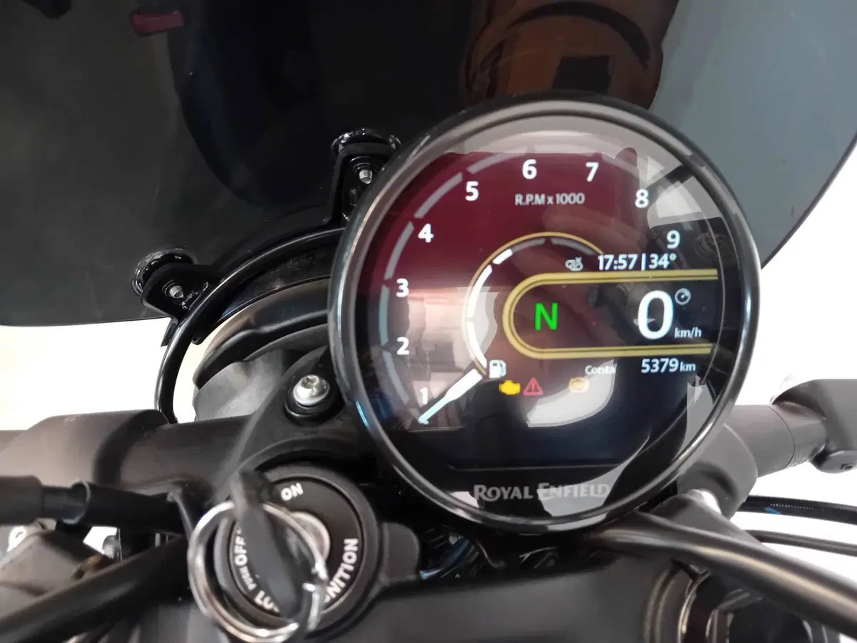 Royal Enfield Guerrilla 450 (2024 - 26) (3)