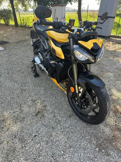 Triumph Street Triple 765 RS (2023 - 26) usata