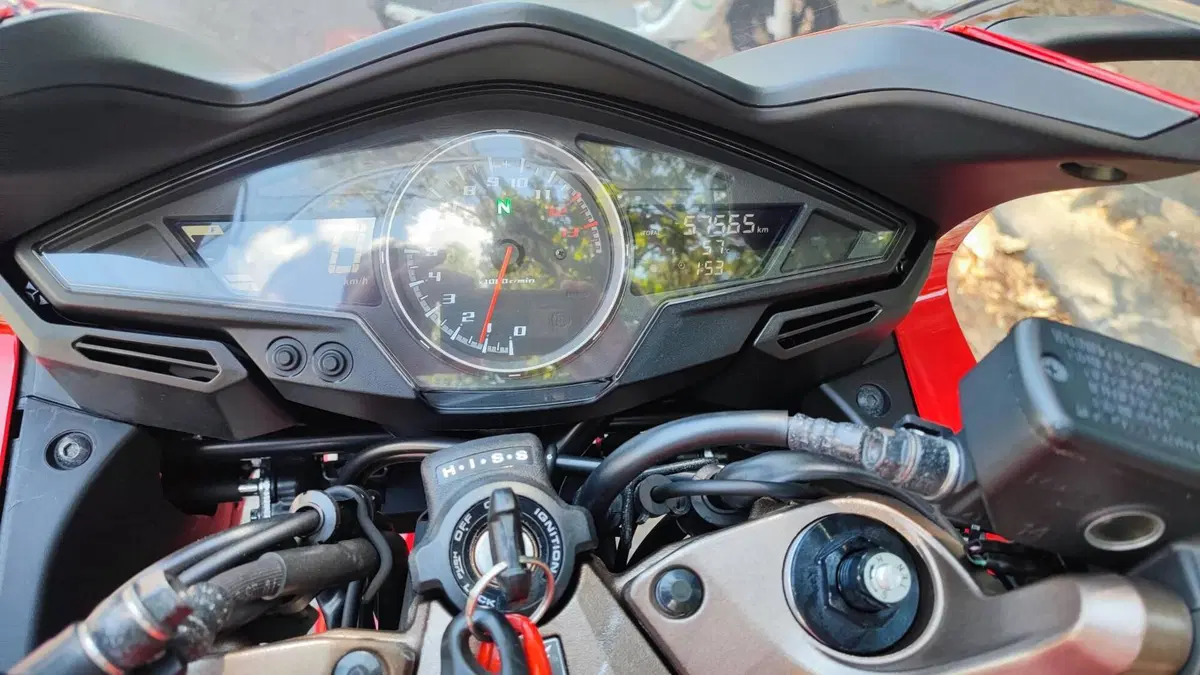 Honda VFR 800 F (2014 - 16) (5)