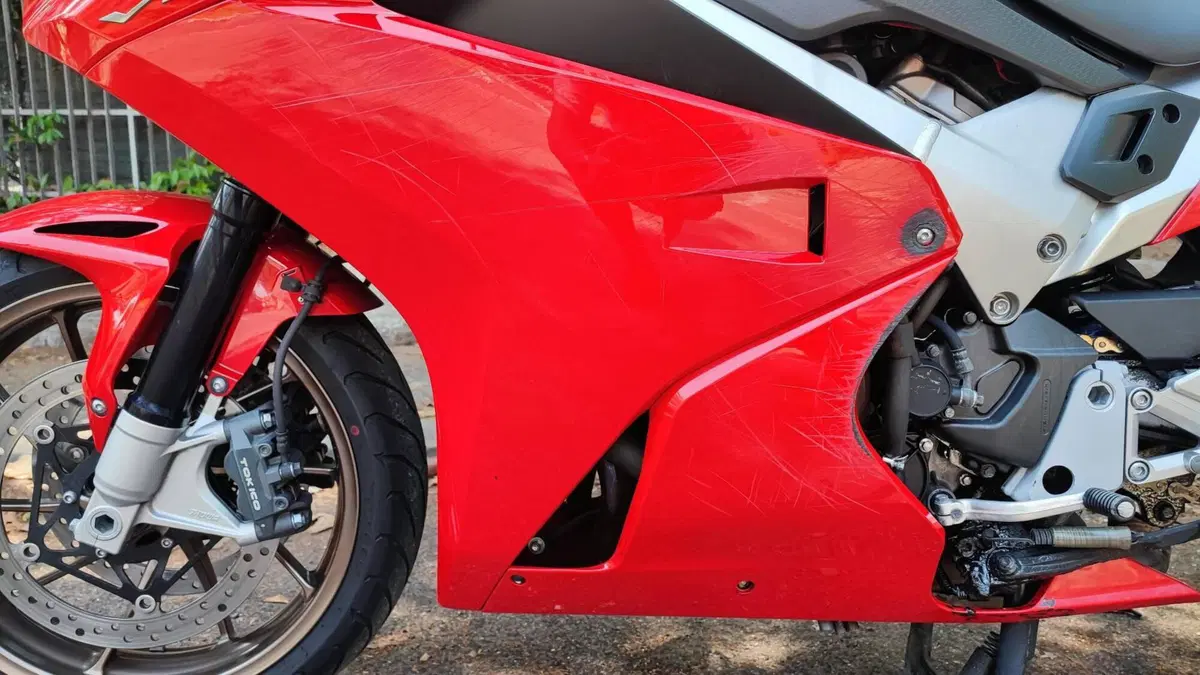 Honda VFR 800 F (2014 - 16) (6)