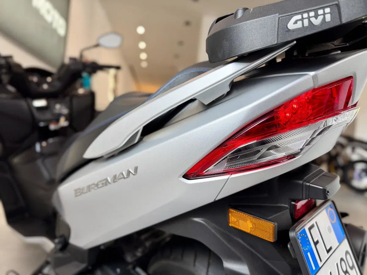 Suzuki Burgman 400 (2022 - 24) (5)