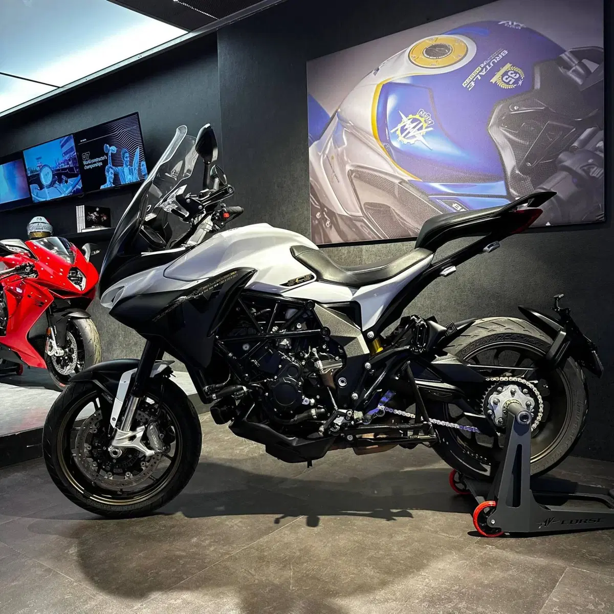 MV Agusta Turismo Veloce 800 Lusso SCS (2017 - 20) (5)