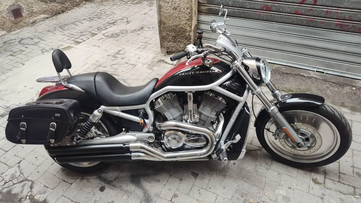 Harley-Davidson 1130 V-Rod (2002 - 05) - VRSCA (2)