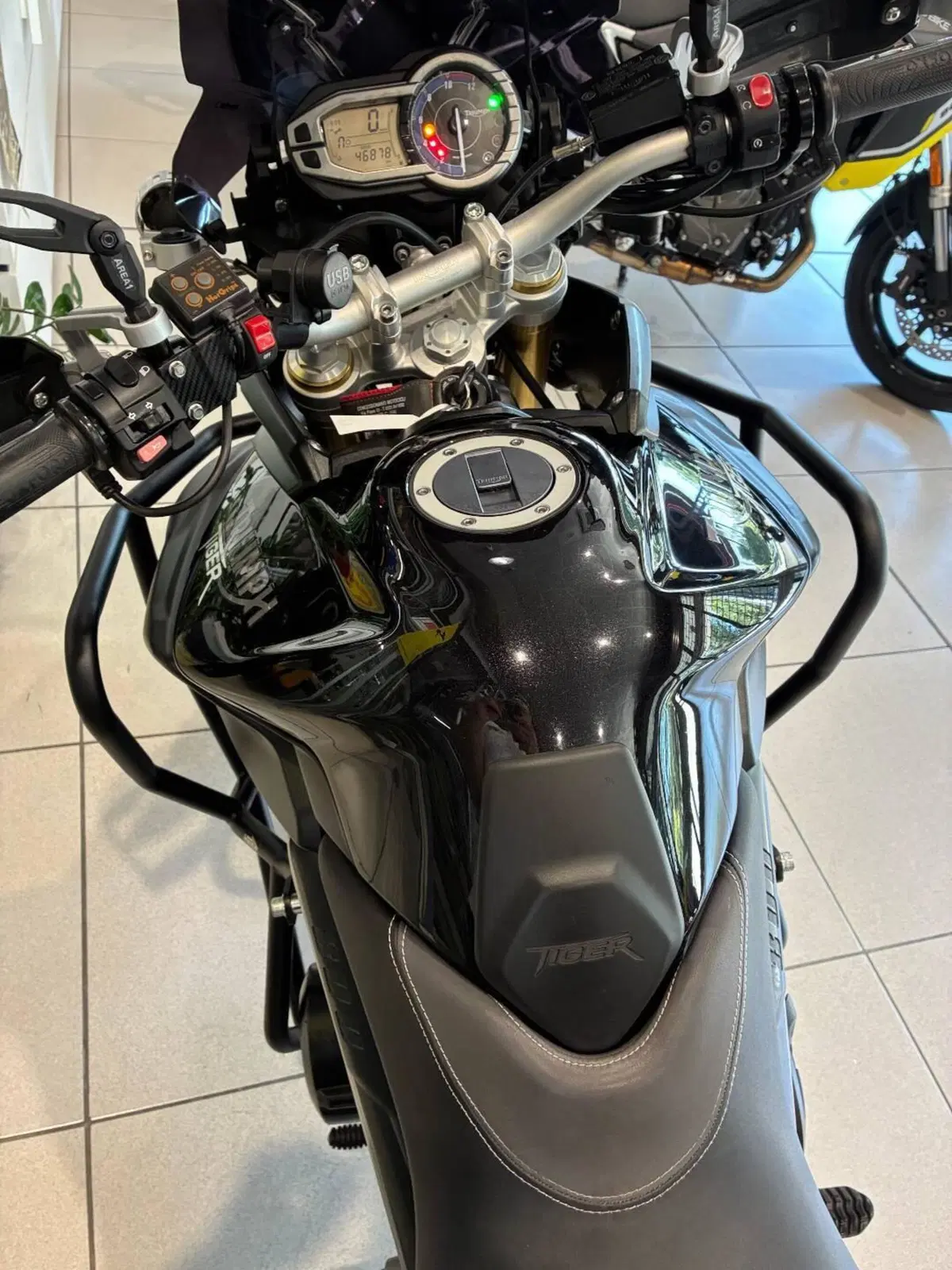 Triumph Tiger 800 (2010 - 14) (9)