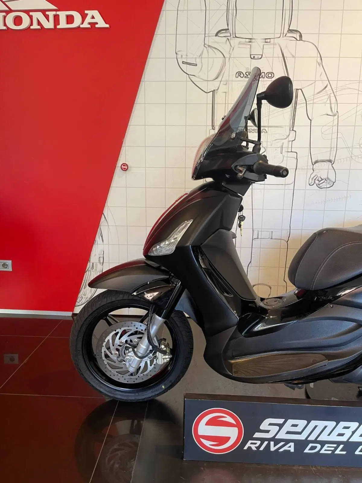 Piaggio Beverly 350 ABS (2016 - 20) (6)