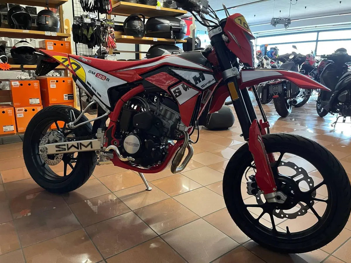 Swm SM 125 R Reborn (2026) (3)