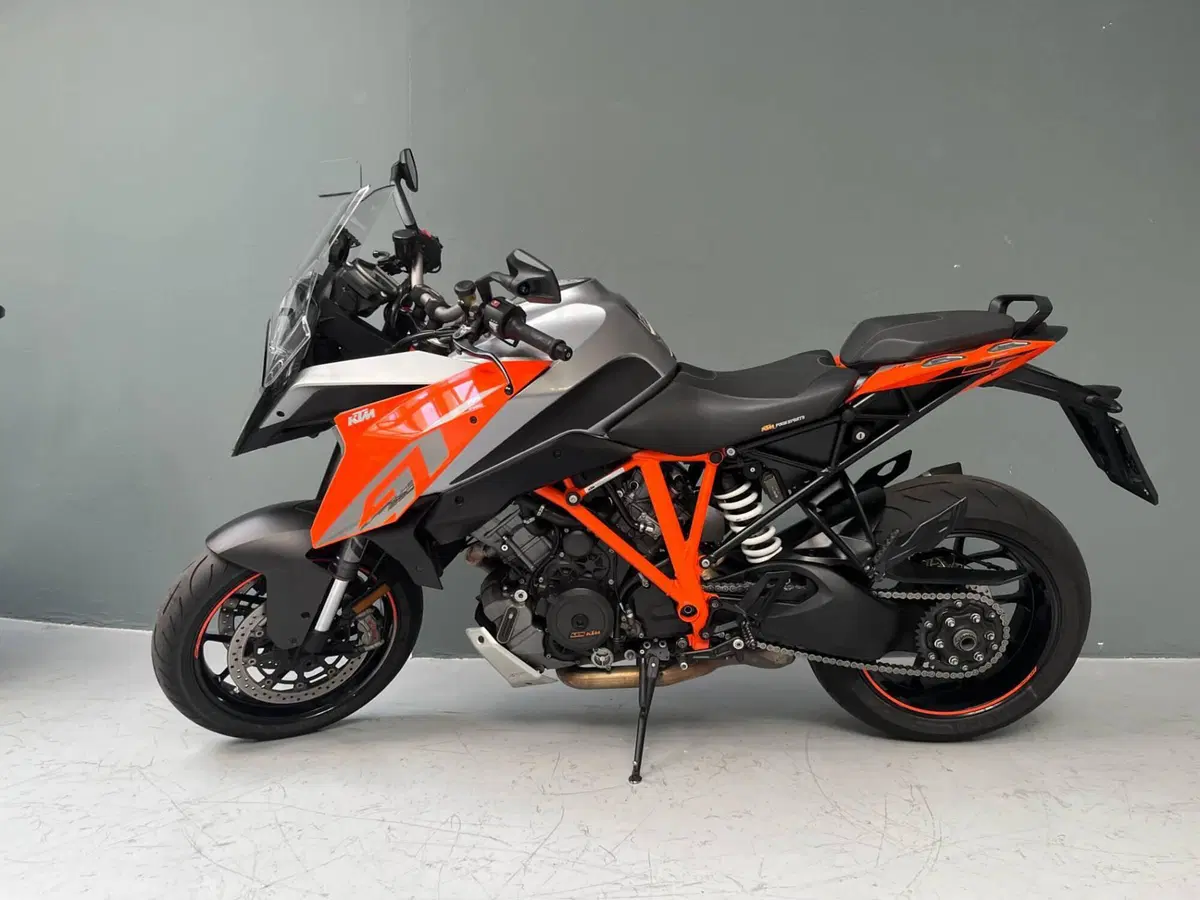 KTM 1290 Super Duke GT ABS (2016 - 18) (2)