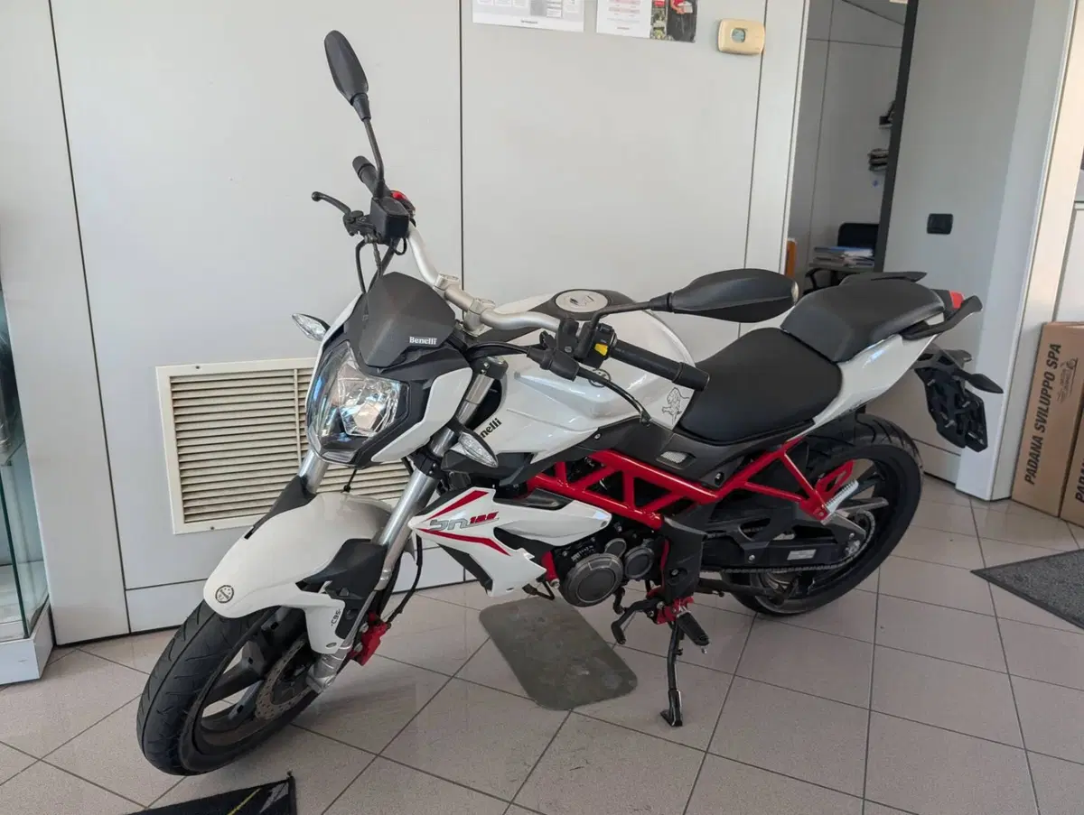 Benelli BN 125 (2018 - 20) (2)