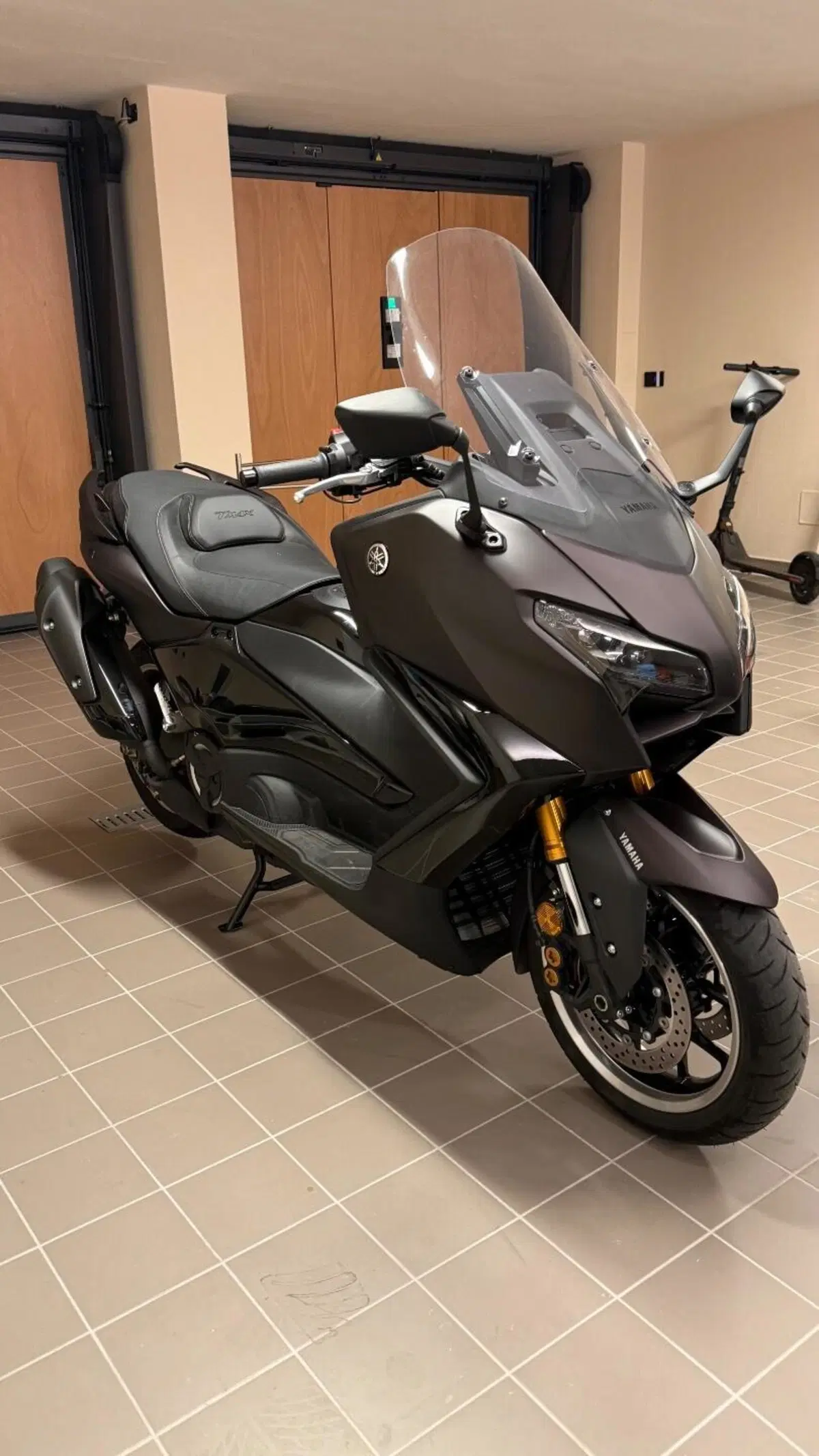 Yamaha T-Max 560 Tech Max (2025 - 26) (2)