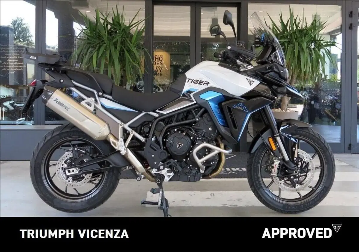 Triumph Tiger 900 Alpine Special Edition (2026)