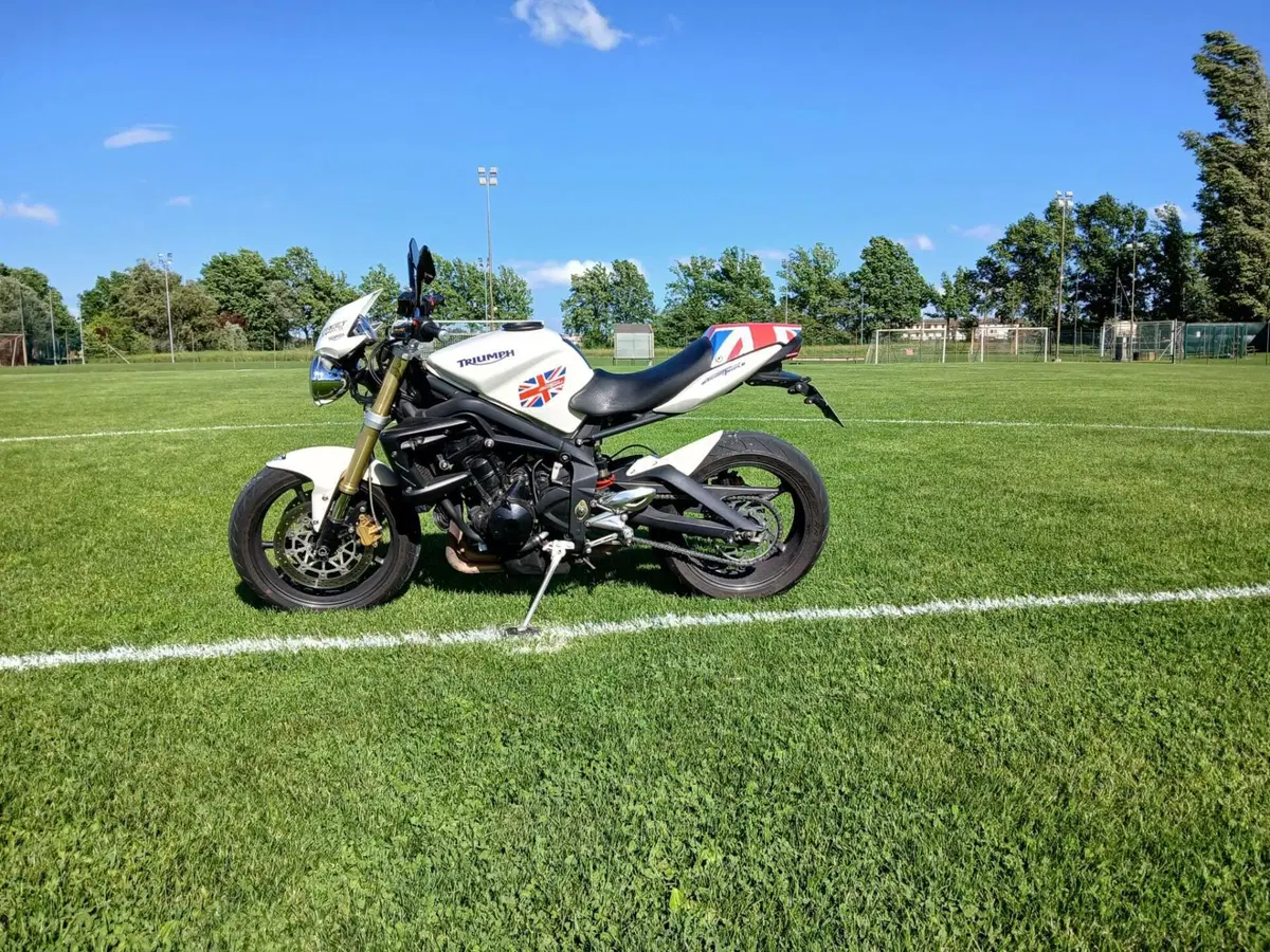 Triumph Street Triple (2007 - 12) (8)