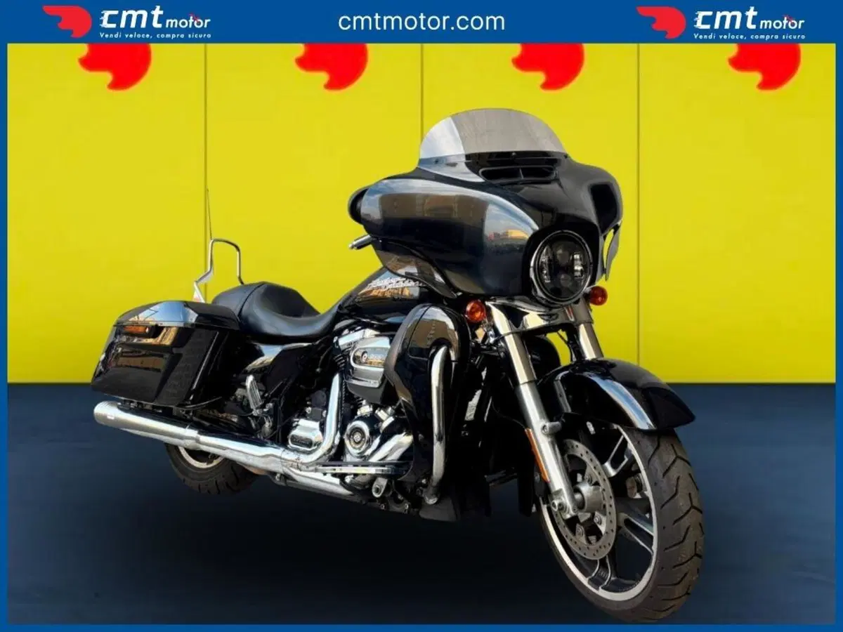 Harley-Davidson 107 Street Glide (2017 - 19) - FLHX (2)