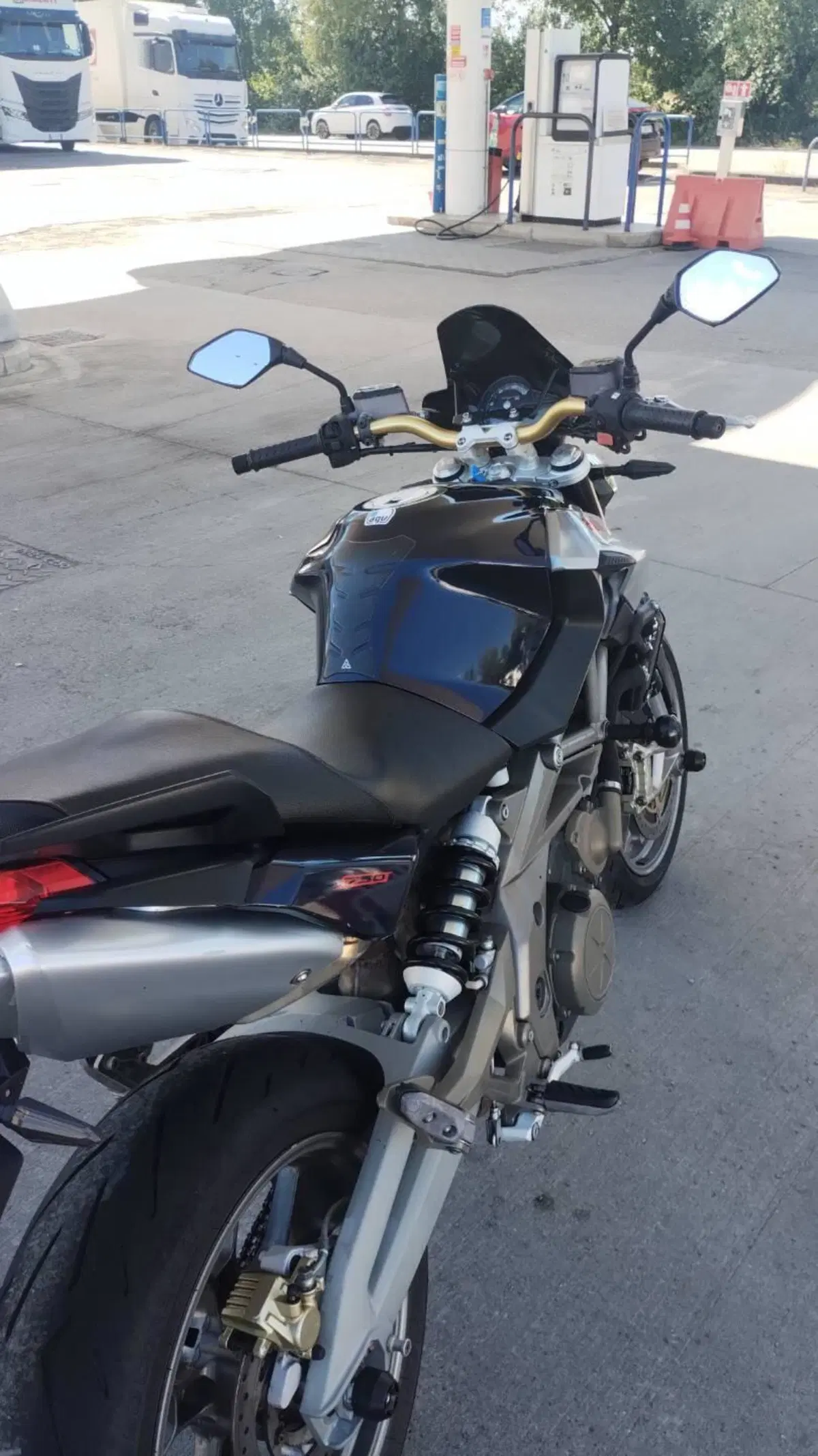 Aprilia Shiver (2008 - 10) (2)