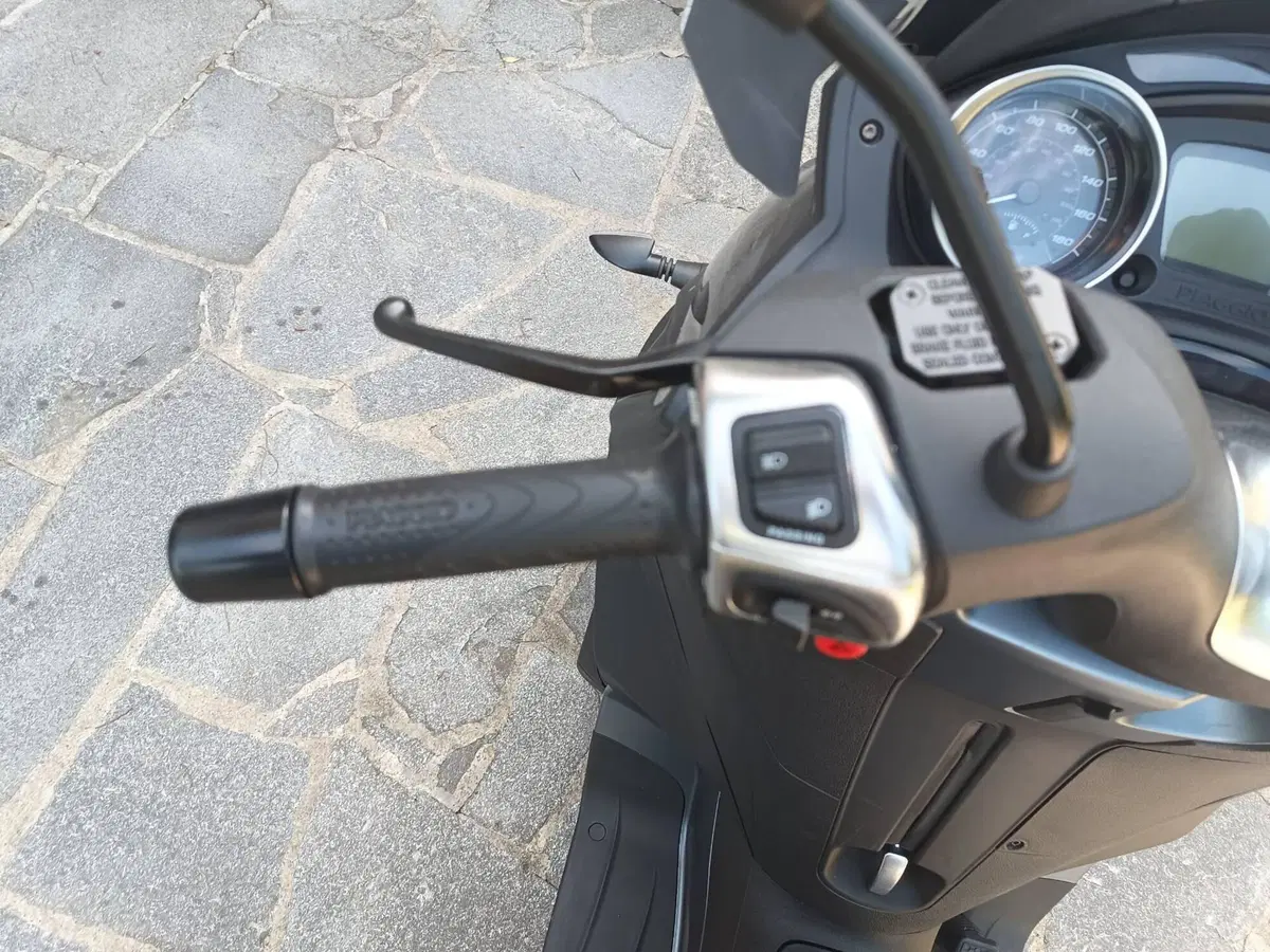 Piaggio Mp3 300 Hpe (2019 - 20) (4)