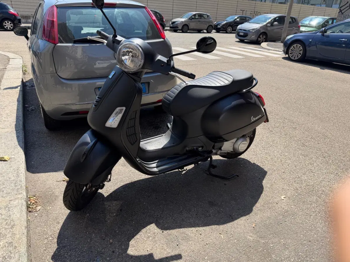 Vespa GTS 300 Super Notte (2018 - 20)