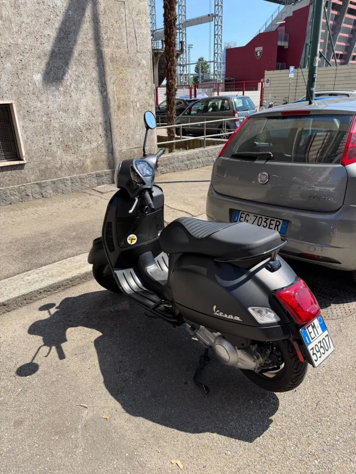 Vespa GTS 300 Super Notte (2018 - 20) (2)