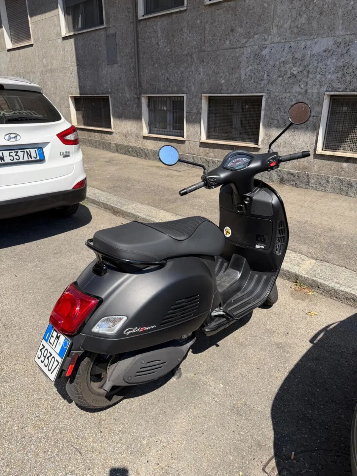 Vespa GTS 300 Super Notte (2018 - 20) (3)