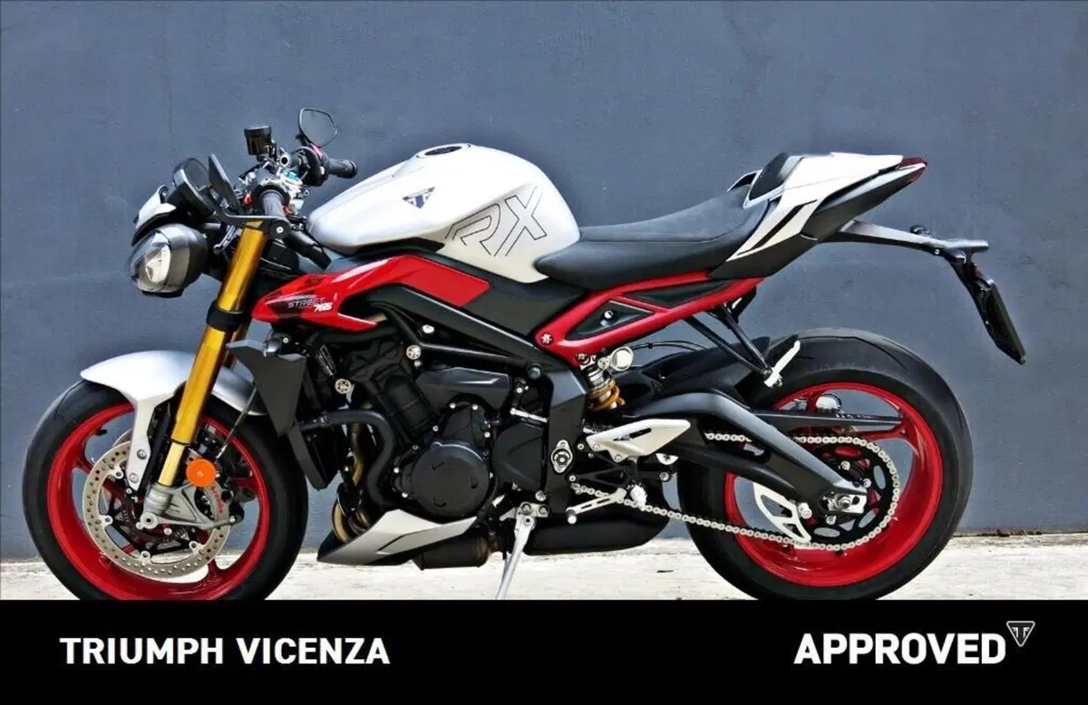 Triumph Street Triple 765 RX (2026) (10)