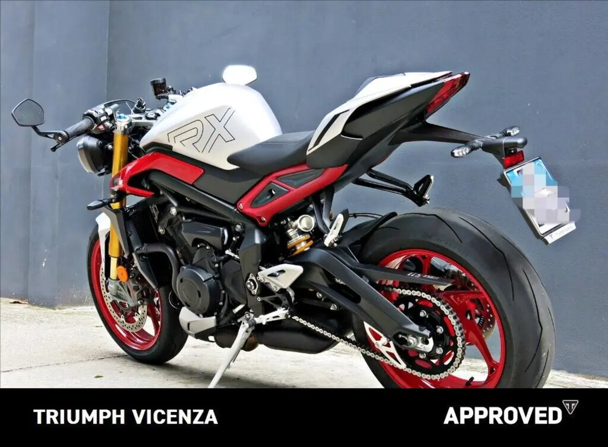 Triumph Street Triple 765 RX (2026) (11)