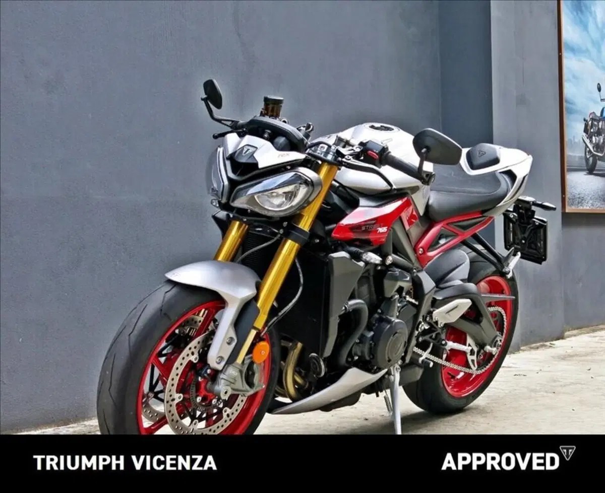 Triumph Street Triple 765 RX (2026) (12)