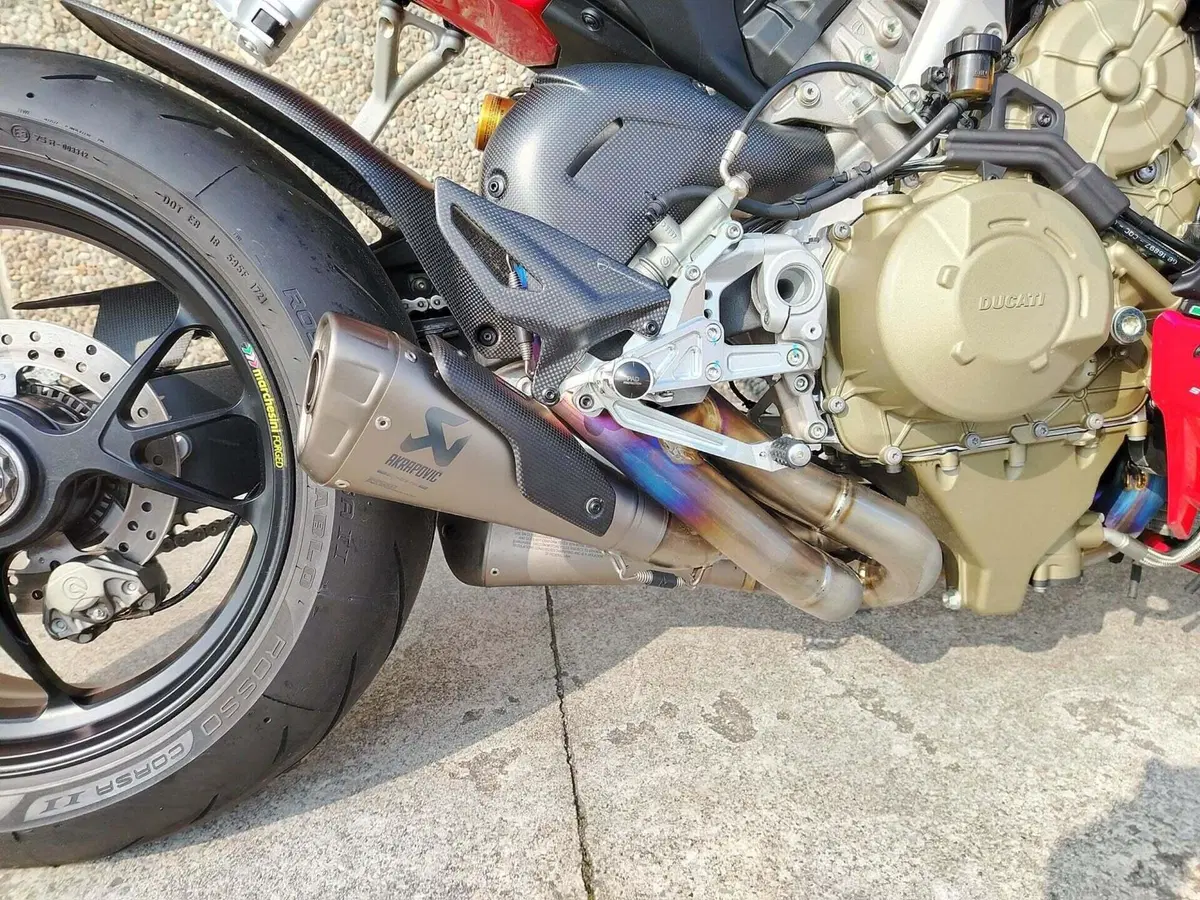 Ducati Streetfighter V4 1100 S (2021 - 22) (7)