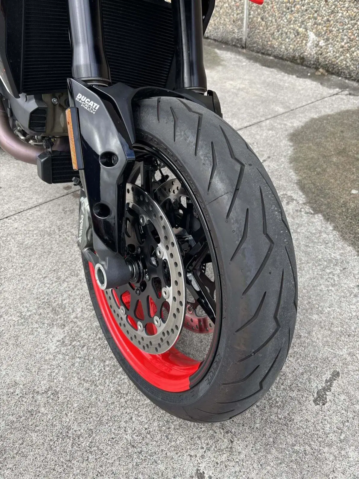 Ducati Hypermotard 950 RVE (2022 - 25) (6)