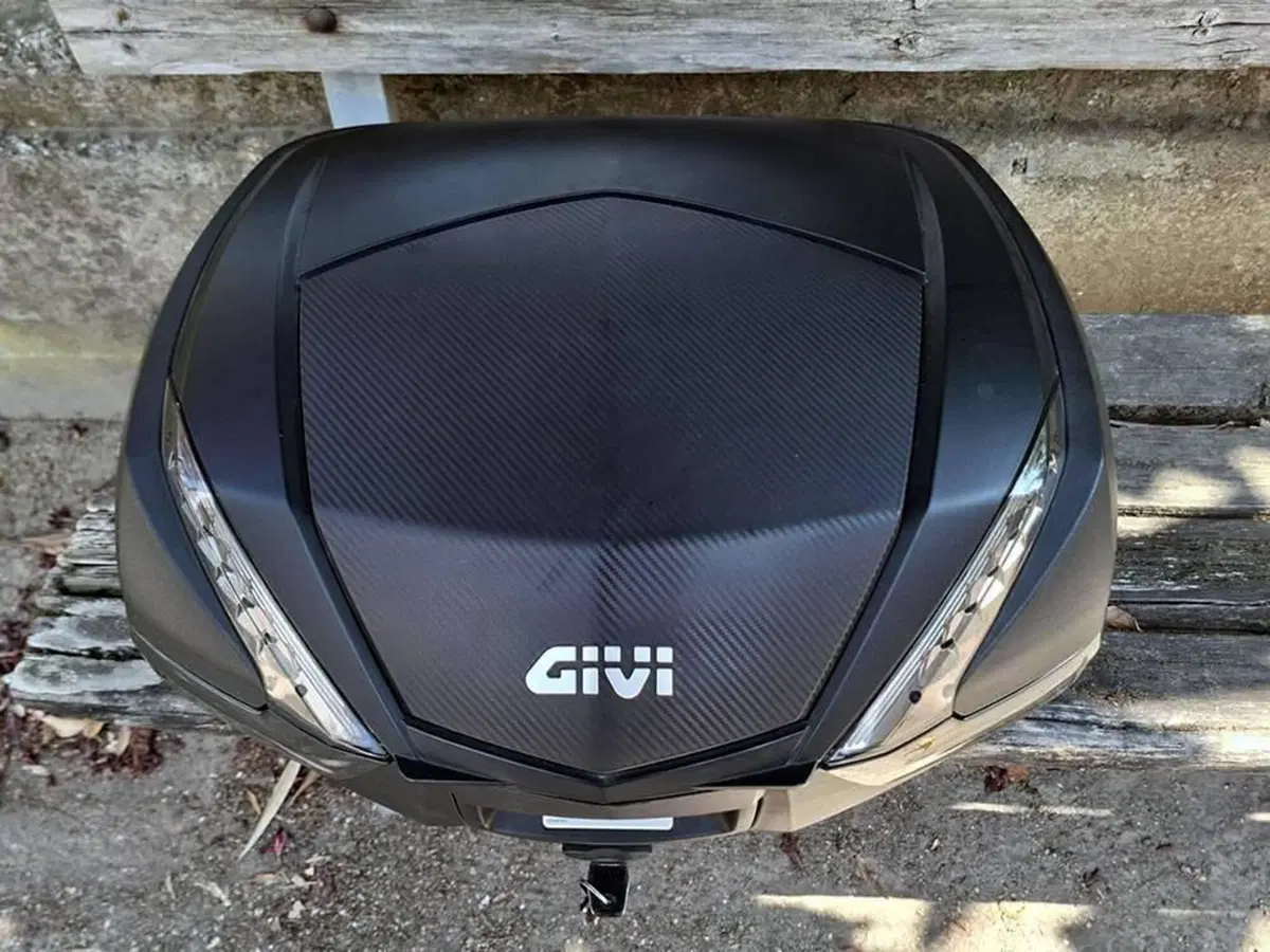 Bauletto Givi V47NNT Tech Monokey 47 Litri Nero (4)