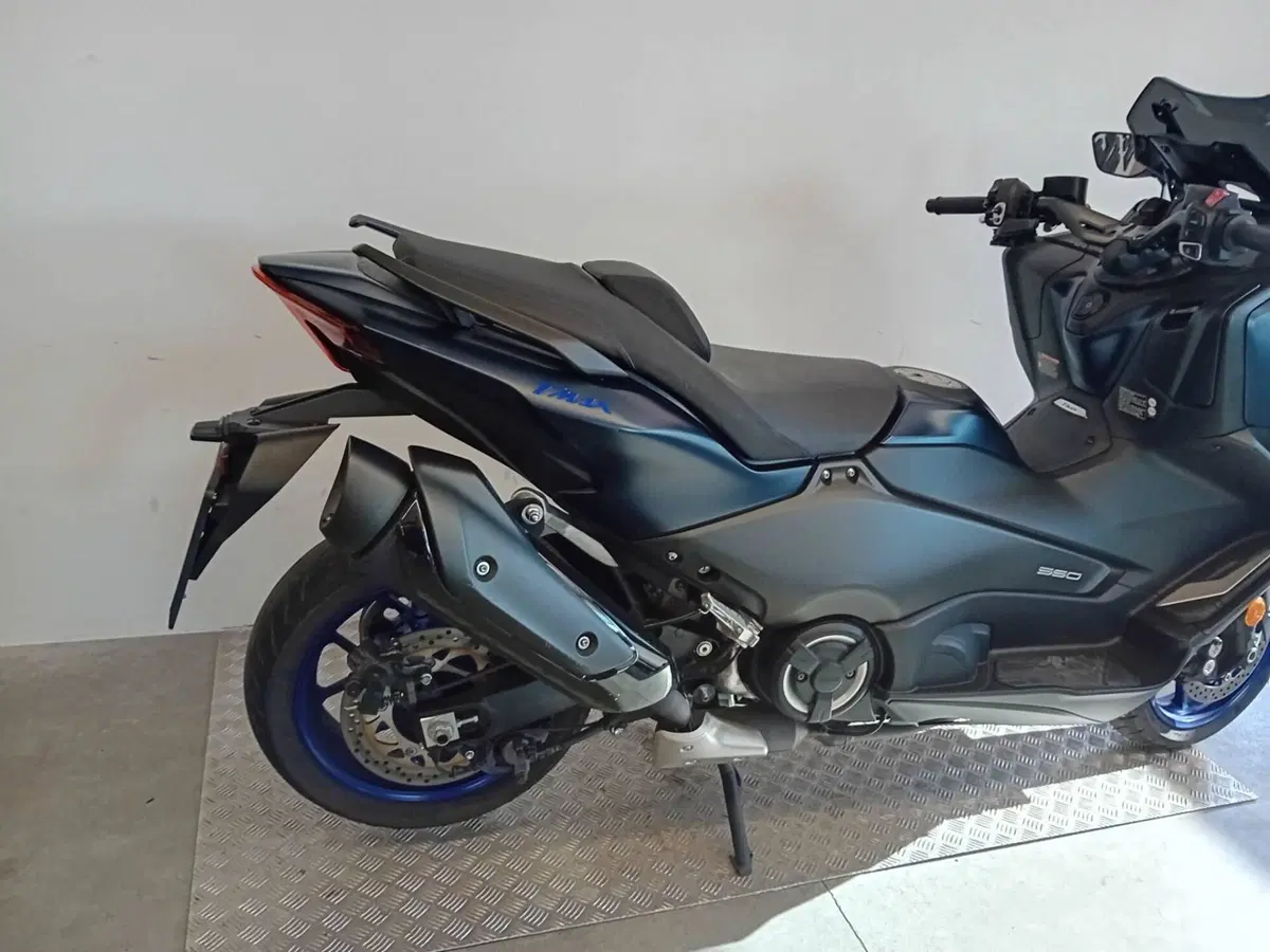 Yamaha T-Max 560 (2022 - 24) (6)