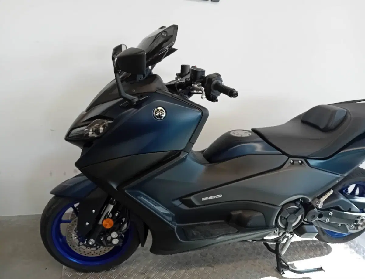 Yamaha T-Max 560 (2022 - 24) (4)
