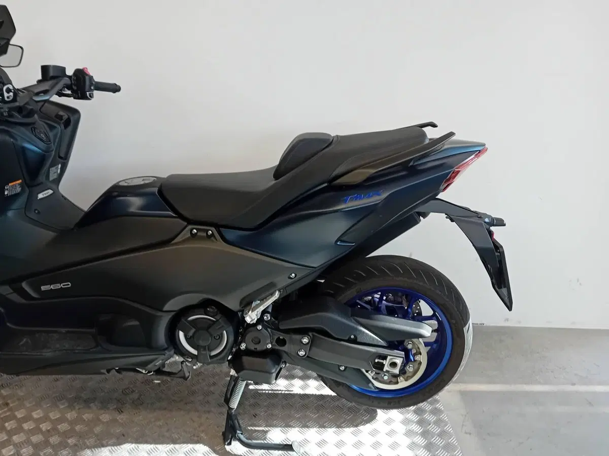 Yamaha T-Max 560 (2022 - 24) (5)